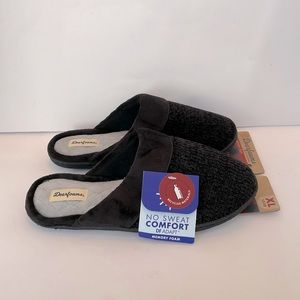 NWT Women’s Dearfoams slippers